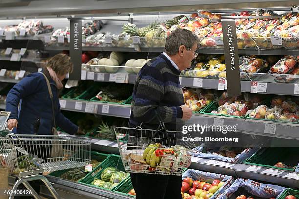 Waitrose In Store Waitrose Shopping Photos and Premium High Res Pictures - Getty Images
