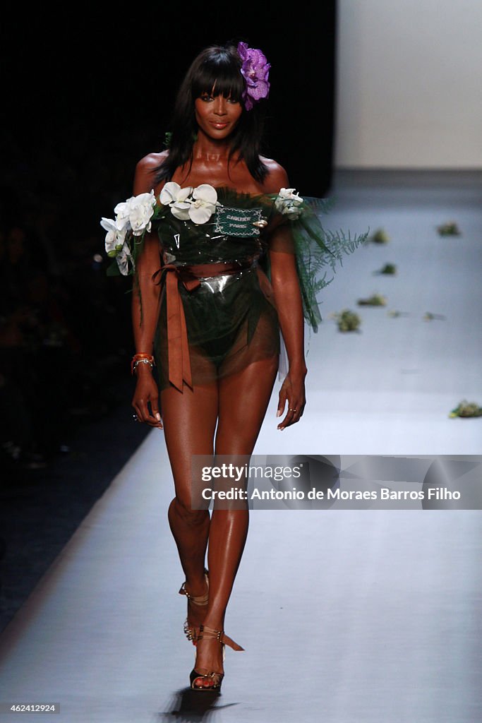 Jean Paul Gaultier : Runway - Paris Fashion Week - Haute Couture S/S 2015