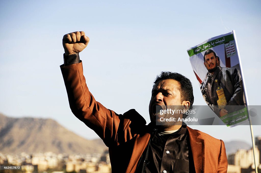 Yemen's Shiite Houthi group stage a protest in Sanaa