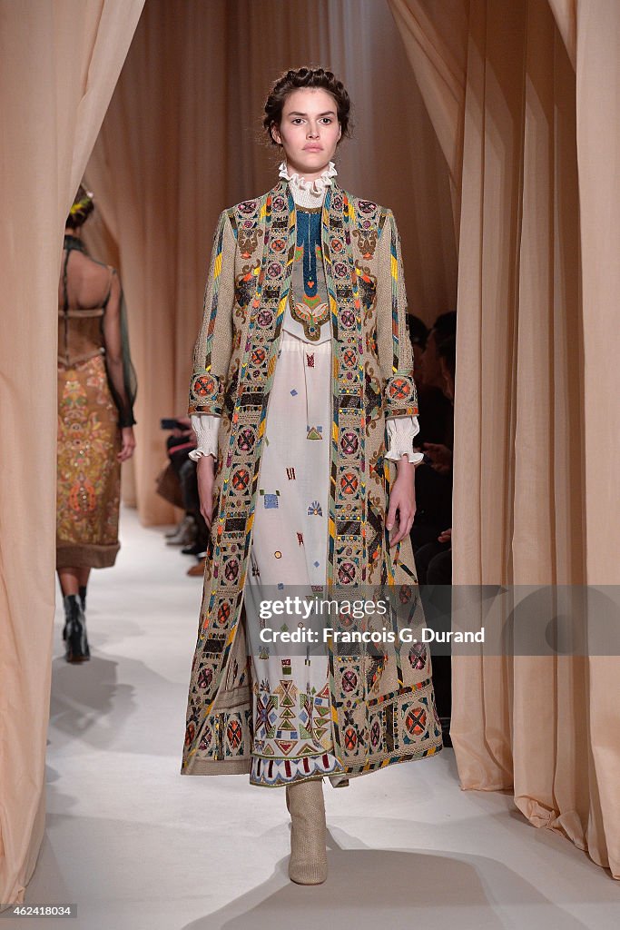 Valentino : Runway - Paris Fashion Week - Haute Couture S/S 2015