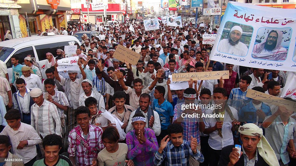 Yemenis protest against Houthi rebels