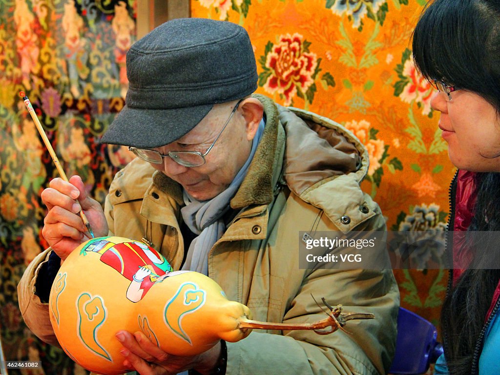 Traditional Handmade Cross-stitch Embroidery Techinque For Brocade Shows In Nanjing