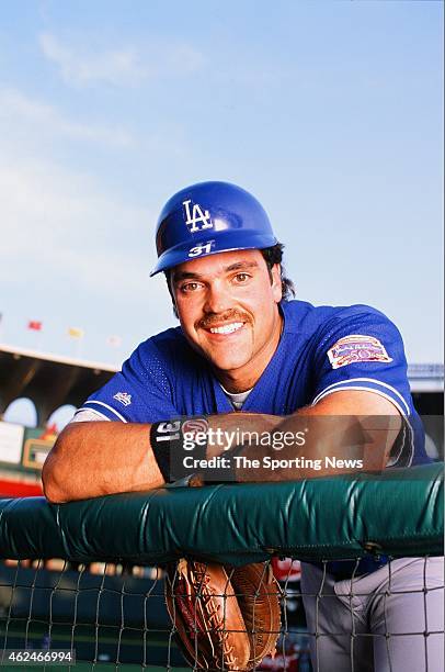 Mike Piazza of the Los Angeles Dodgers poses for a photo on September 18, 1997.