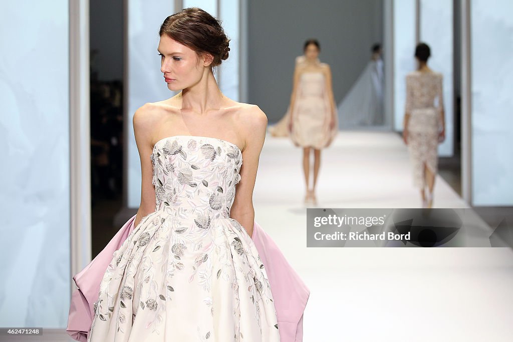 Ralph & Russo : Runway - Paris Fashion Week - Haute Couture S/S 2015