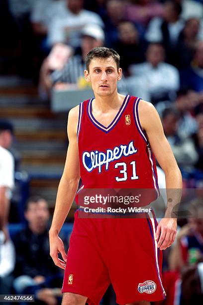 Brent Barry of the Los Angeles Clippers walks against the Sacramento Kings during a game circa 1997 at Arco Arena in Sacramento, California. NOTE TO...