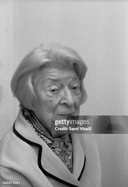 Larry Strutton 7,967 Janet May Photos & High Res Pictures - Getty Images