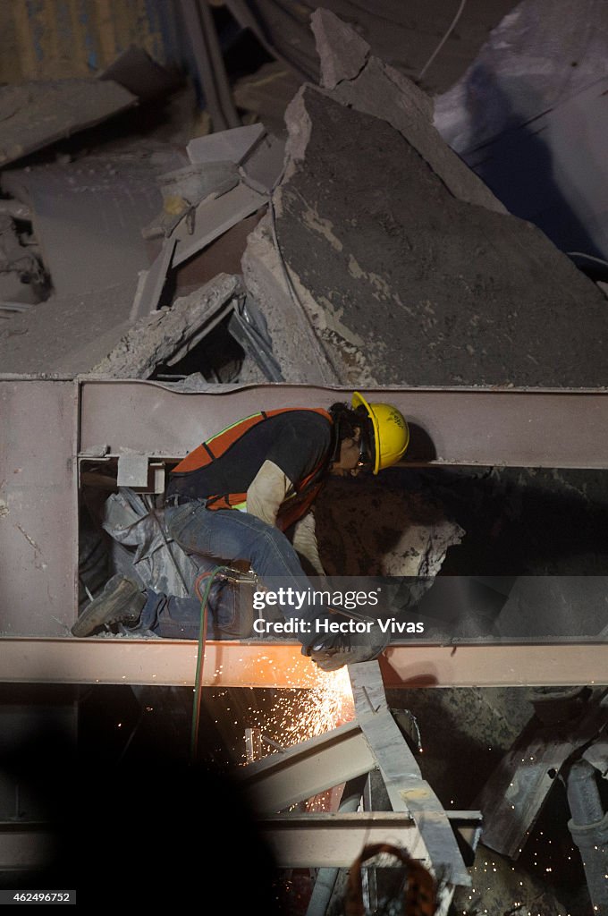 Gas Truck Explodes Outside Maternity Ward Of Children's Hospital In Mexico City