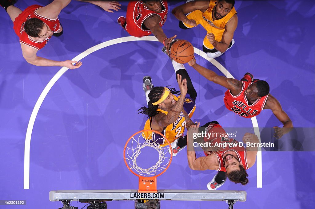 Chicago Bulls v Los Angeles Lakers