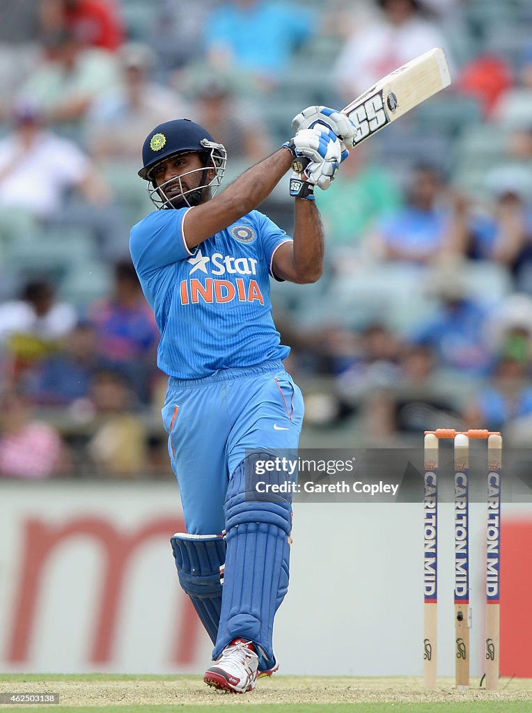 England v India: Carlton Mid ODI Tri Series - Game 6