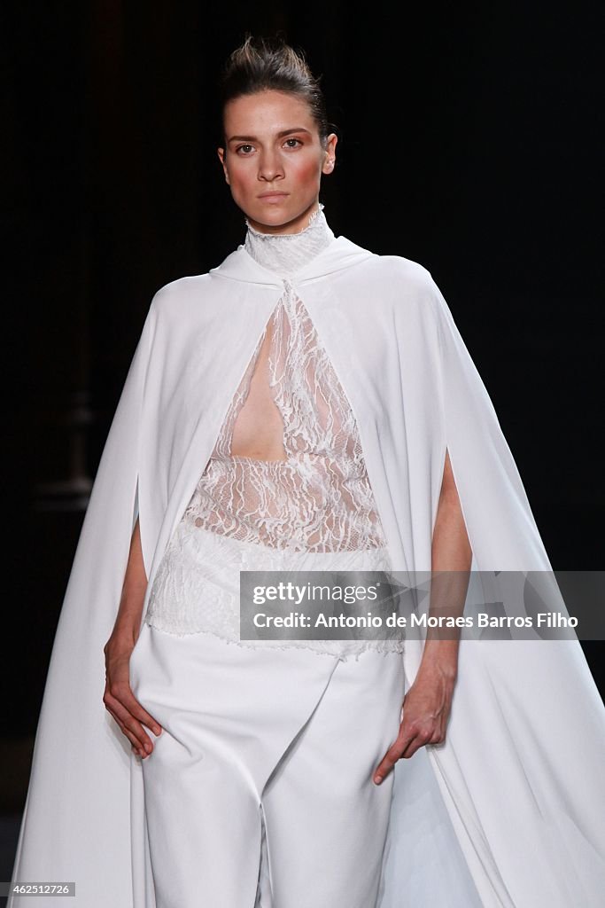 Loris Azzaro : Runway - Paris Fashion Week - Haute Couture S/S 2015