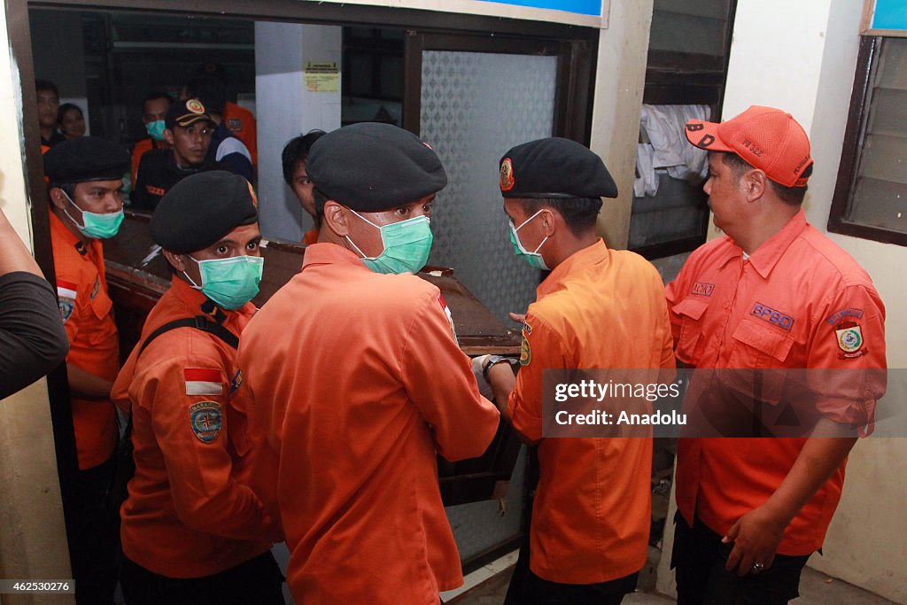 Bodies of AirAsia QZ8501's victims brought to Makassar