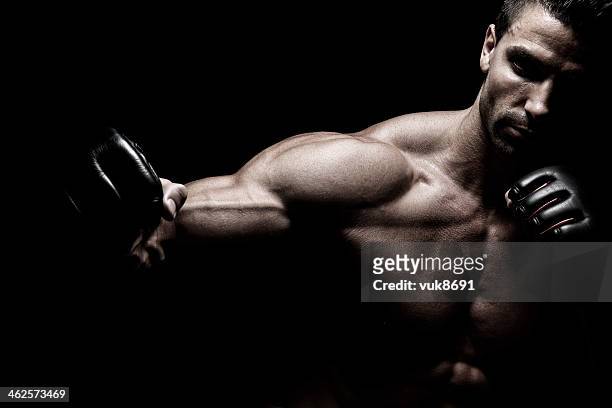 powerful fighter - mixed martial arts stockfoto's en -beelden