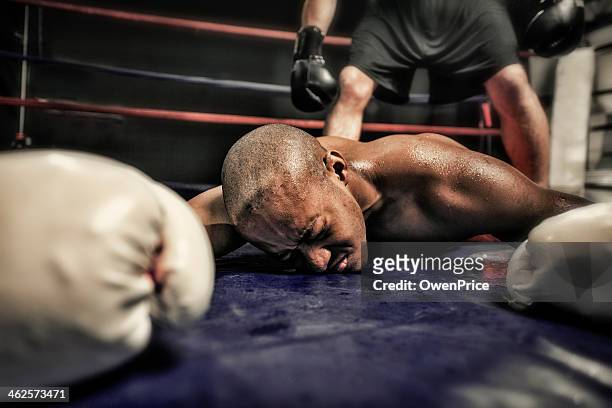 khock out - boxer knockout stock pictures, royalty-free photos & images