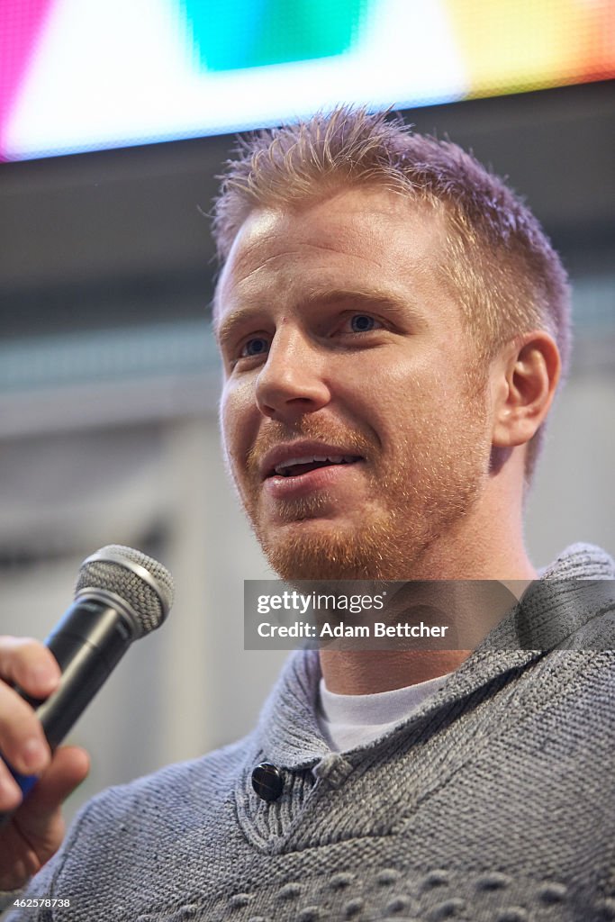 "The Bachelor" Sean Lowe Signs Copies Of His New Book "For The Right Reasons"