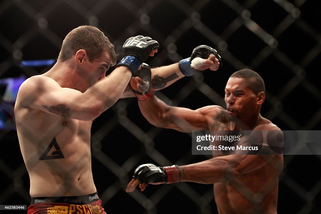 UFC 183: Santos v Enz
