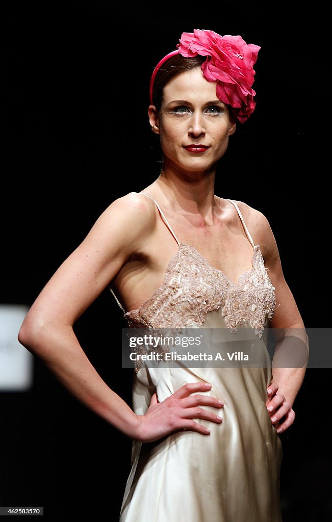 Antonella Rossi - Runway - AltaRoma AltaModa Spring/Summer 2015