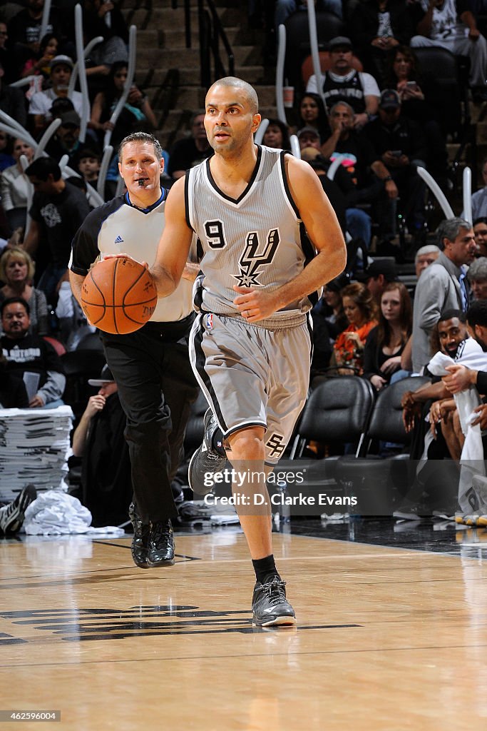 Los Angeles Clippers v San Antonio Spurs