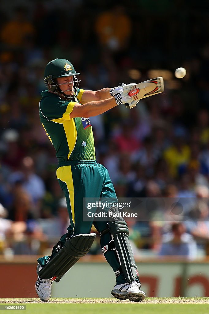 Australia v England: Carlton Mid ODI Tri Series - Final