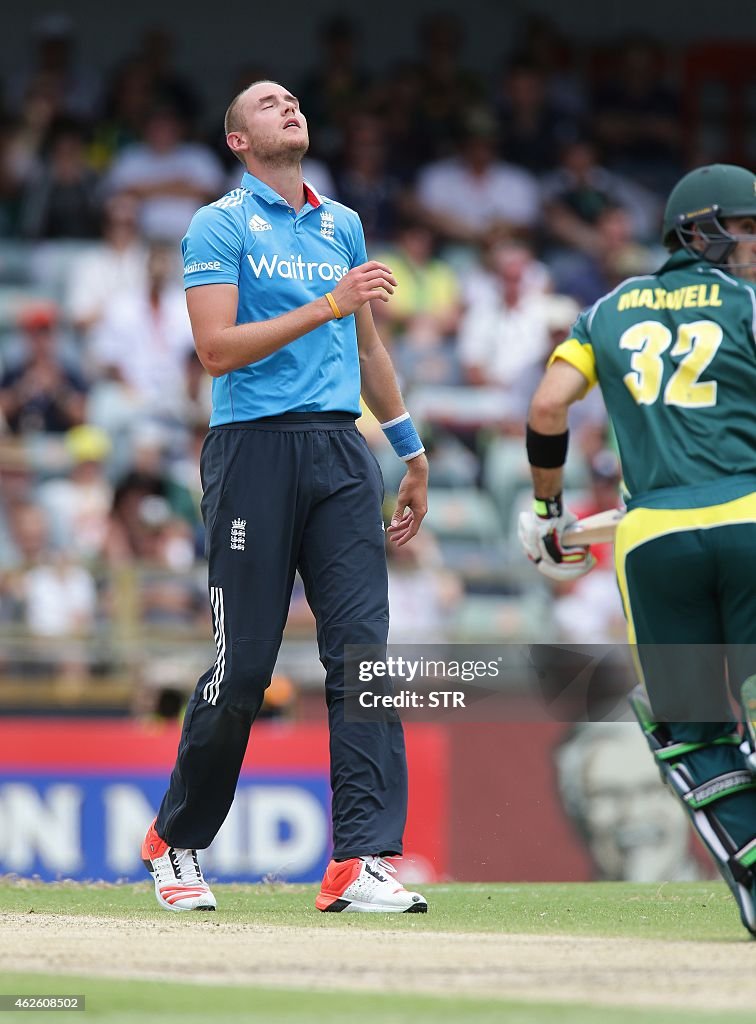 CRICKET-AUS-ENG