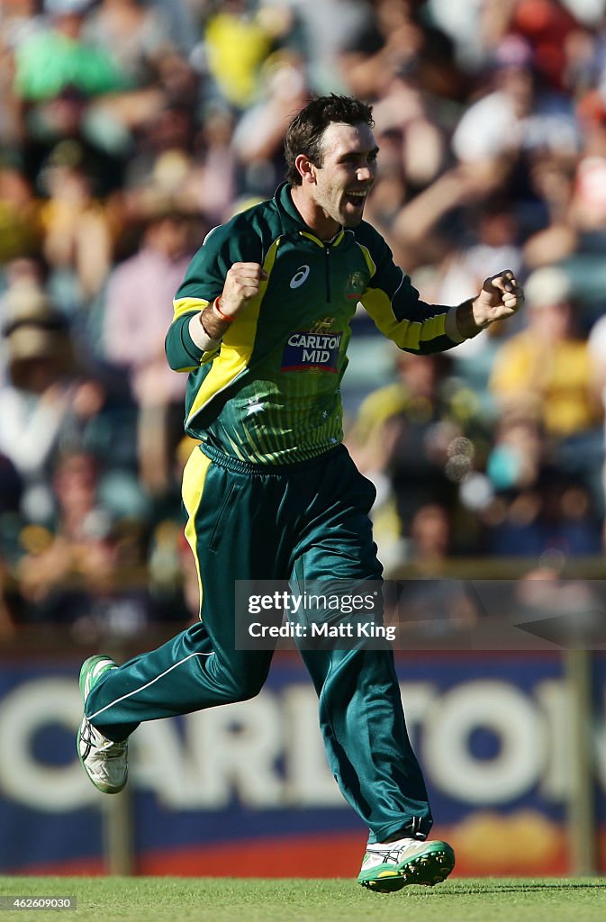 Australia v England: Carlton Mid ODI Tri Series - Final