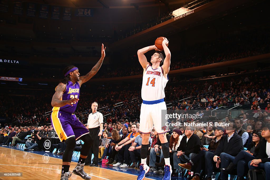 Los Angeles Lakers v New York Knicks