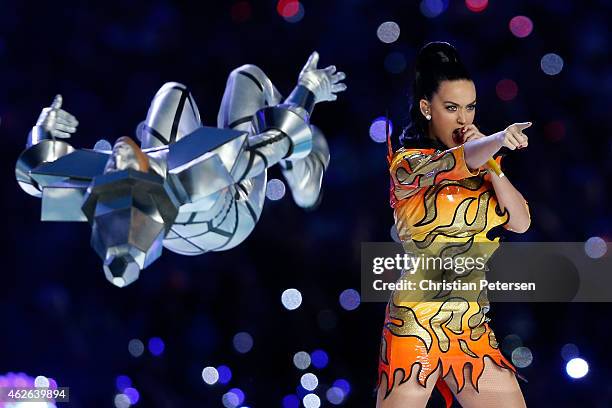 Singer Katy Perry performs during the Pepsi Super Bowl XLIX Halftime Show at University of Phoenix Stadium on February 1, 2015 in Glendale, Arizona.