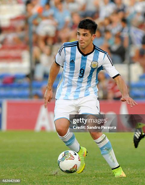 Giovanni Simeone of Argentina drives the ball during a match between Argentina and Brazil as part of South American U-20 at Parque Central Stadium on...