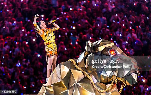 Recording artist Katy Perry performs onstage during the Pepsi Super Bowl XLIX Halftime Show at University of Phoenix Stadium on February 1, 2015 in...