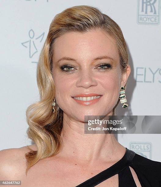 Actress Amy Smart arrives at The Art Of Elysium 8th Annual Heaven Gala at Hangar 8 on January 10, 2015 in Santa Monica, California.