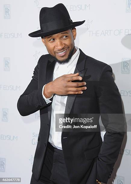 Usher arrives at The Art Of Elysium 8th Annual Heaven Gala at Hangar 8 on January 10, 2015 in Santa Monica, California.
