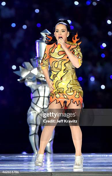 Katy Perry performs during the Pepsi Super Bowl XLIX Halftime Show at University of Phoenix Stadium on February 1, 2015 in Glendale, Arizona.