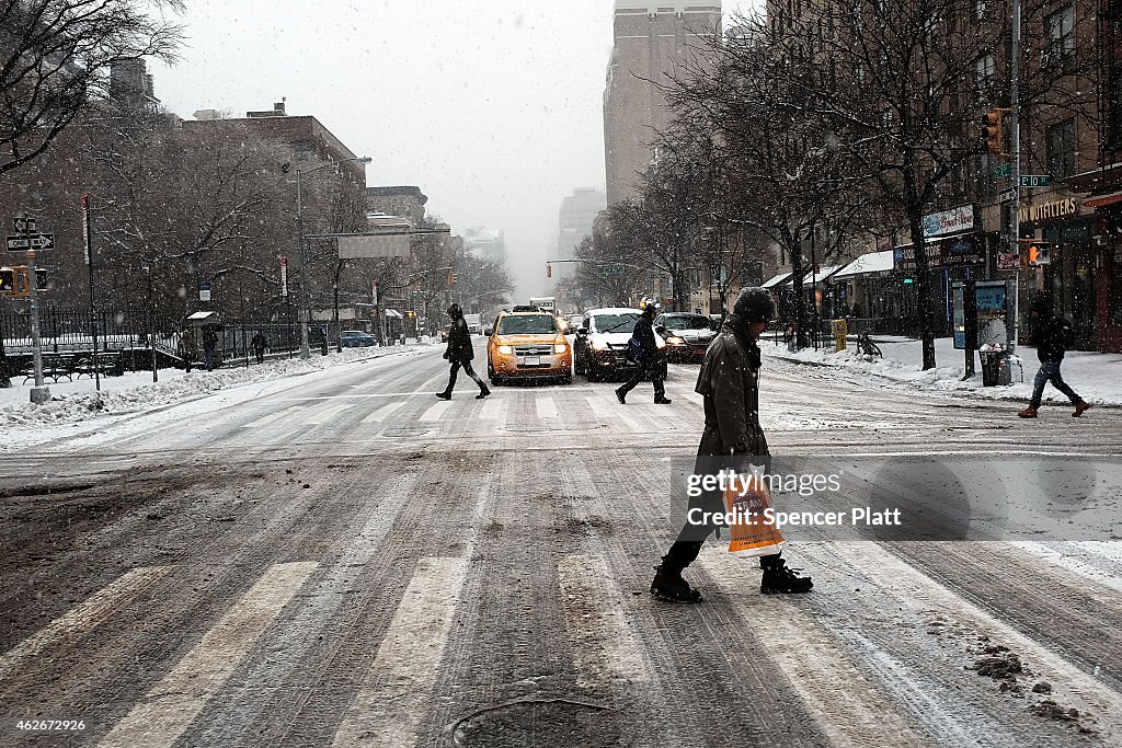 New Yorkers Brave Messy Winter Storm Commute