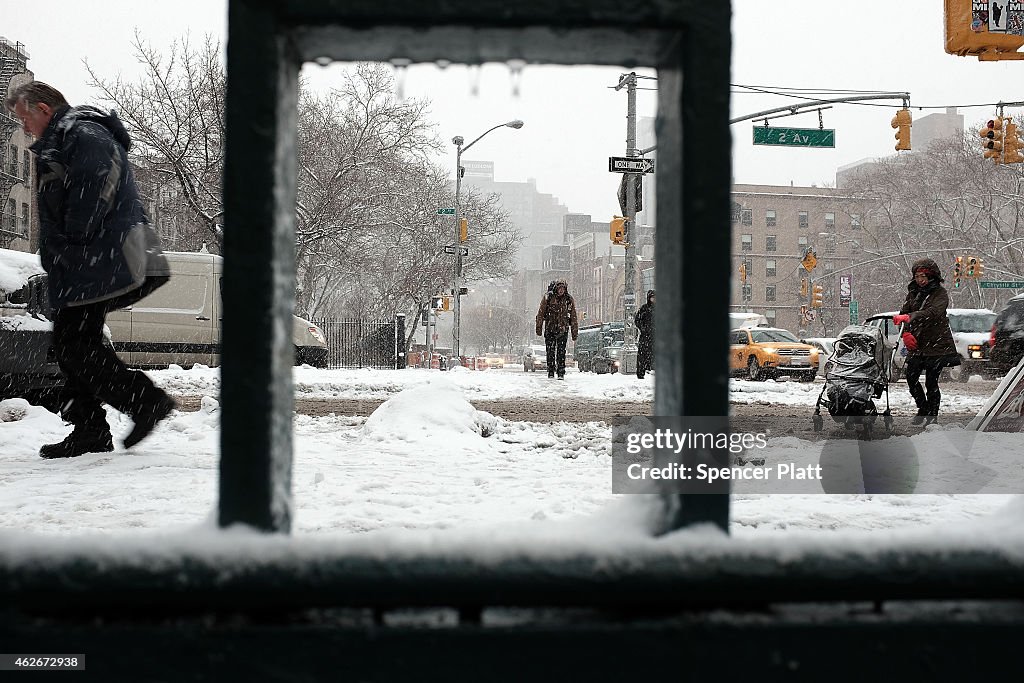 New Yorkers Brave Messy Winter Storm Commute