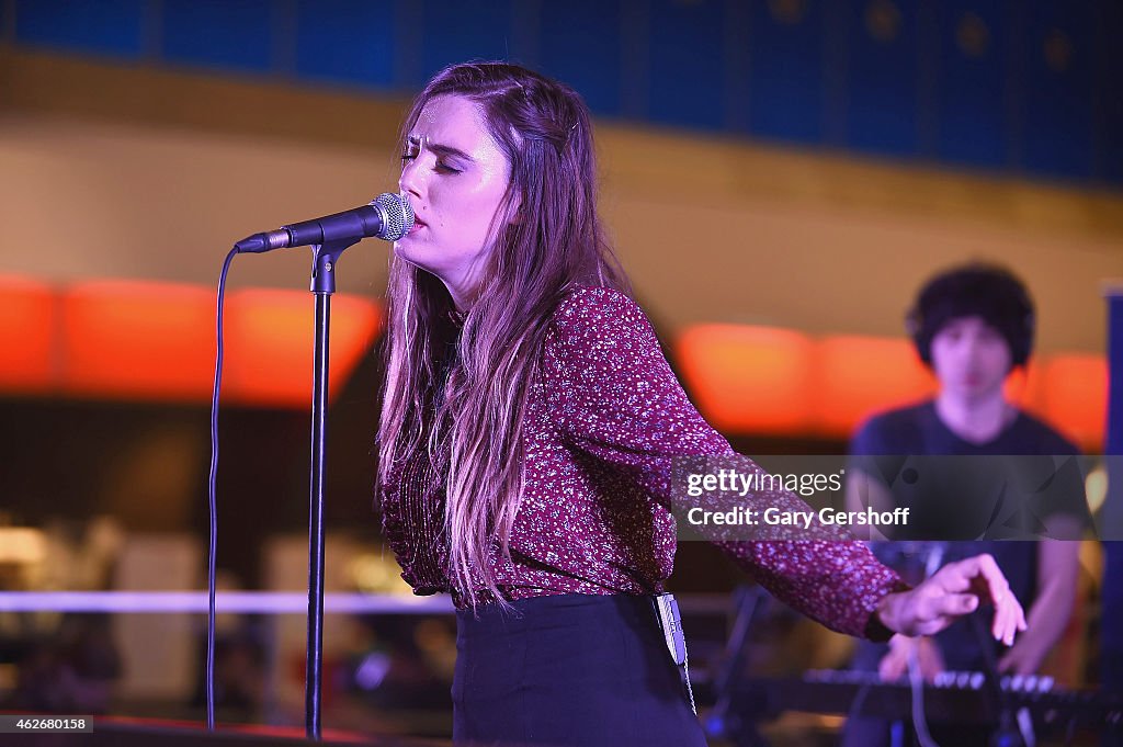 Jetblue's Live From T5 - Ryn Weaver In Concert