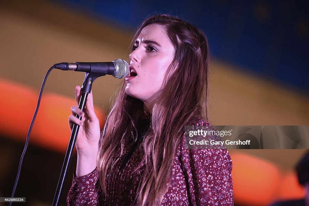 Jetblue's Live From T5 - Ryn Weaver In Concert