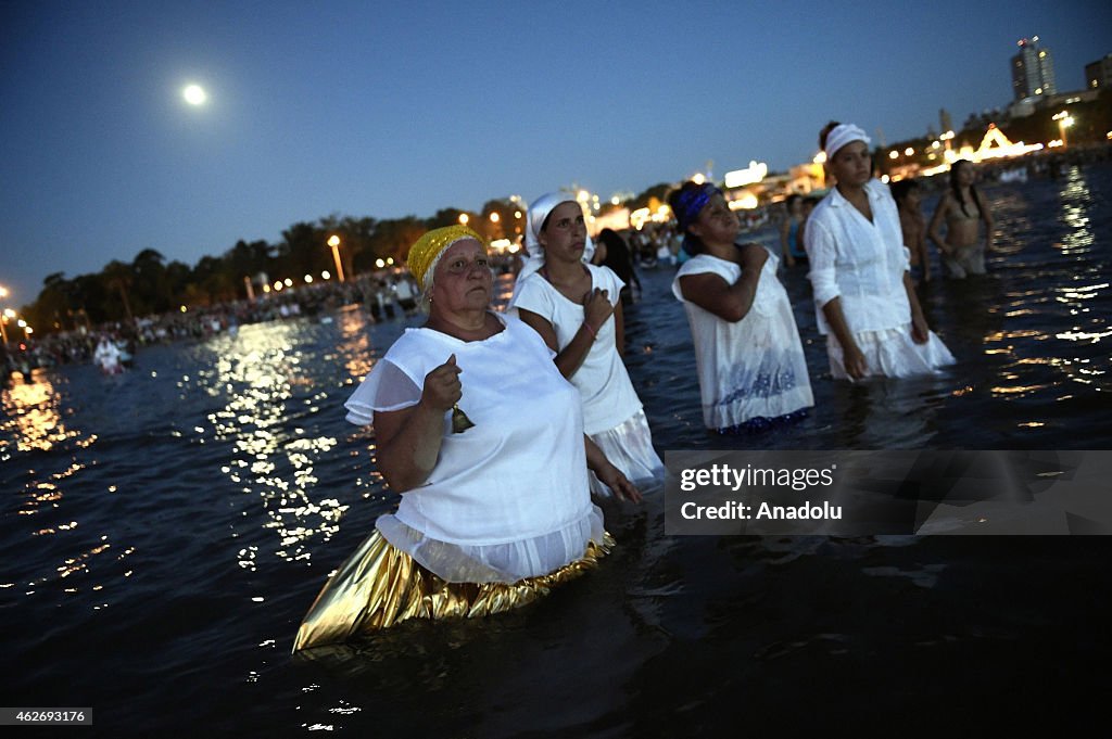 Candom Using Image Followers of the Afro-American religion Candomble take part in a ...