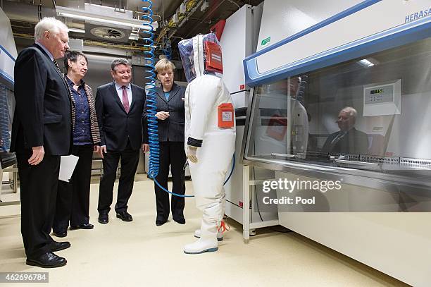 German Processing Lab Hermann Hendricks Photos and Premium High Res Pictures - Getty Images