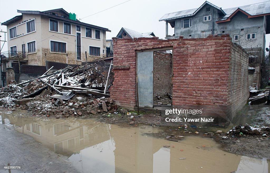 Snow Fall Hinders Flood Victims Of Kashmir