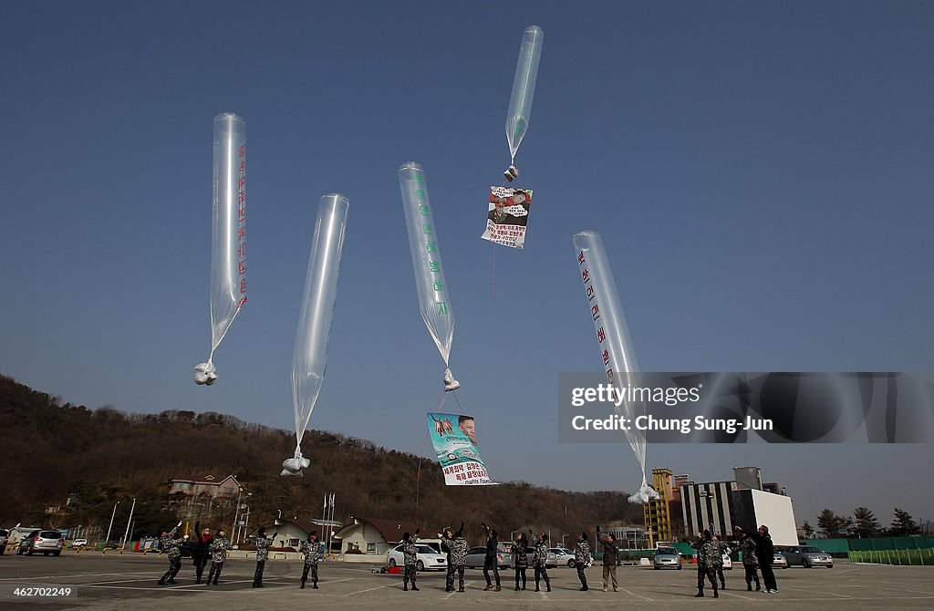 North Korean Defectors Release Propaganda Balloons In Protest