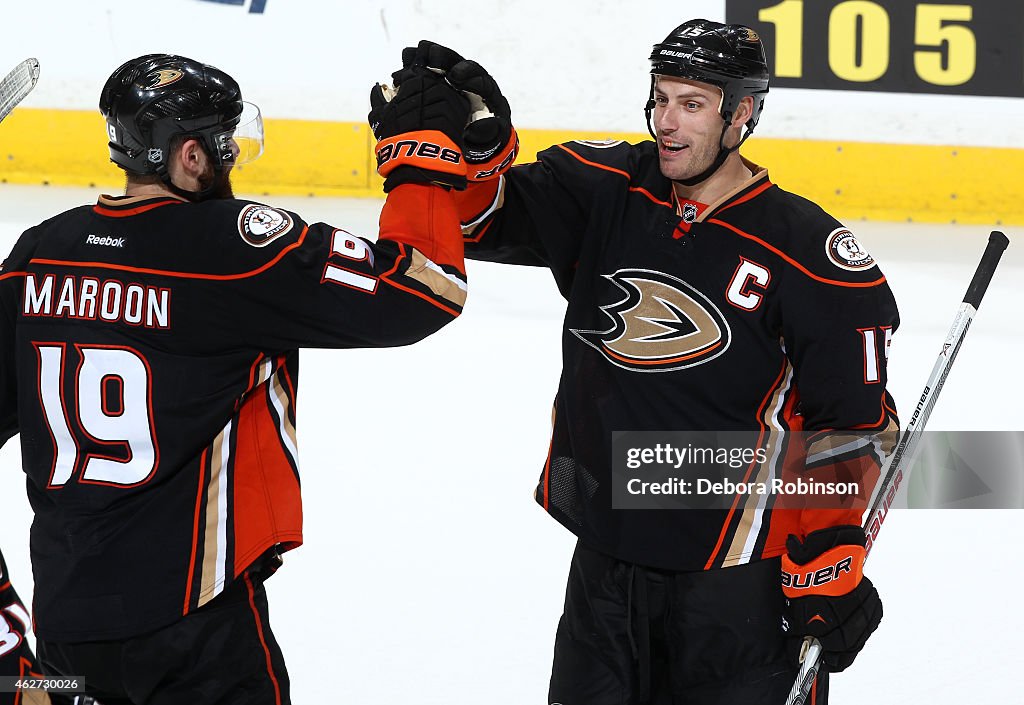 Carolina Hurricanes v Anaheim Ducks