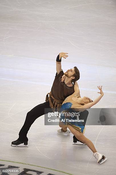 Championships: Lynn Kriengkrairut and Logan Giulietti-Schmitt in action during Pairs Free Dance program at TD Garden. Boston, MA 1/11/2014 CREDIT: Al...