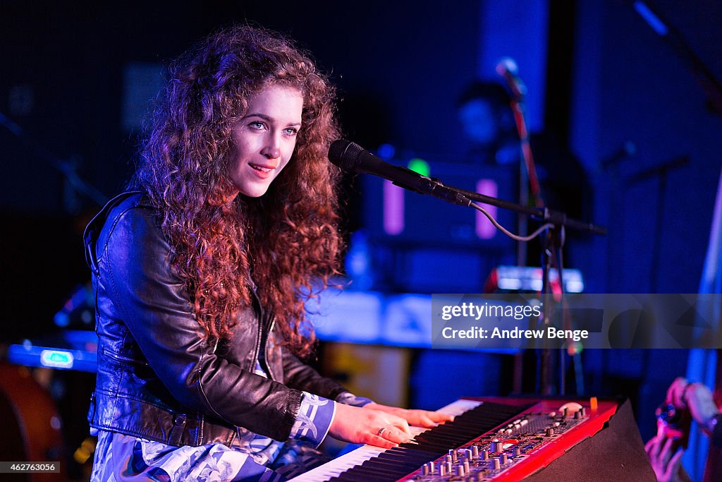 Rae Morris Performs And Poses Backstage For Portrait Session At The Wardobe In Leeds