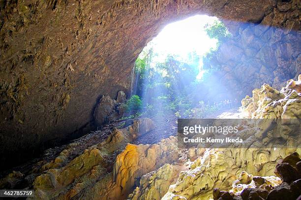gruta lago azul - gruta stockfoto's en -beelden