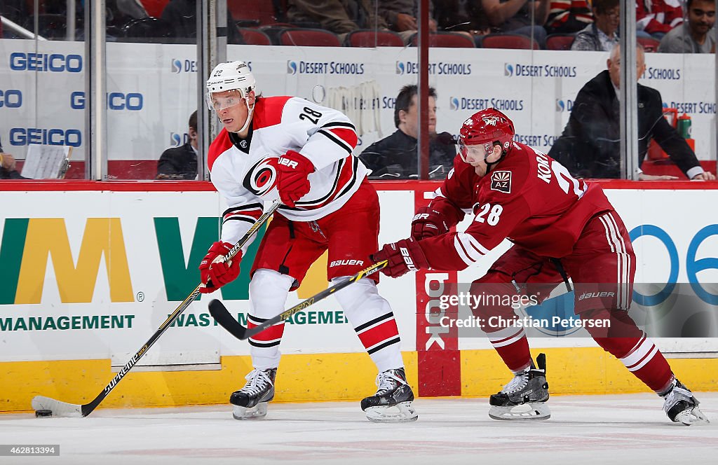 Carolina Hurricanes v Arizona Coyotes