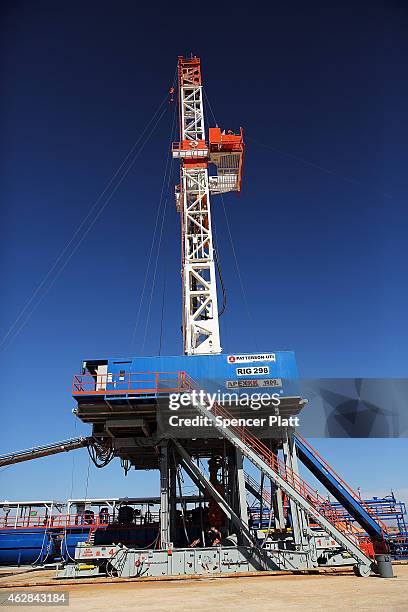Apache Engine Rig Apache Corporation Photos and Premium High Res Pictures - Getty Images