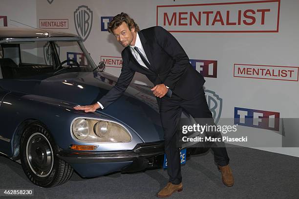 Actor Simon Baker attends the 'MENTALIST' photocall at TF1 TV studios on February 6, 2015 in Paris, France.