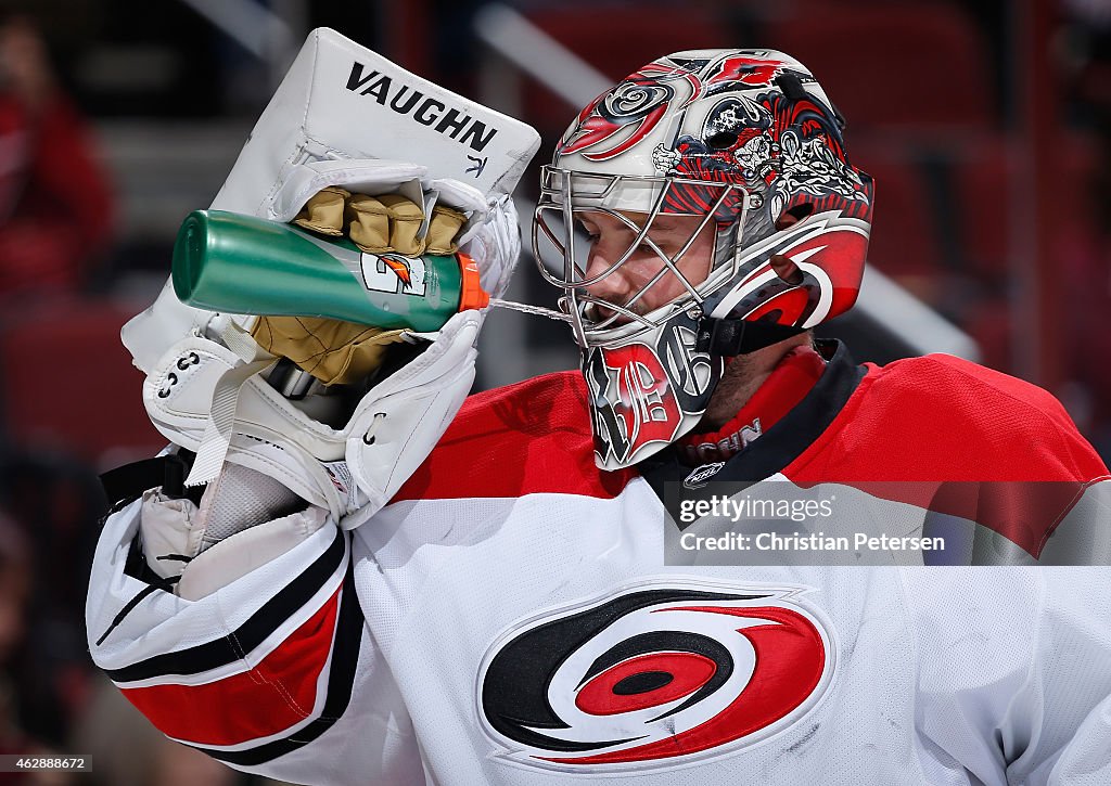 Carolina Hurricanes v Arizona Coyotes
