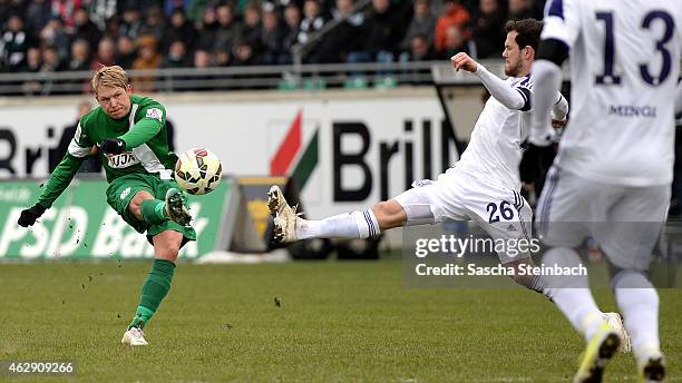 Kevin Schoeneberg of Muenster fires towards the Osnabrueck goal during the 3. Liga match between Preussen Muenster and VfL Osnabrueck at...