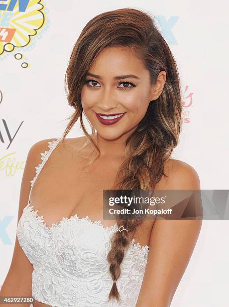 Actress Shay Mitchell arrives at the 2014 Teen Choice Awards at The Shrine Auditorium on August 10, 2014 in Los Angeles, California.