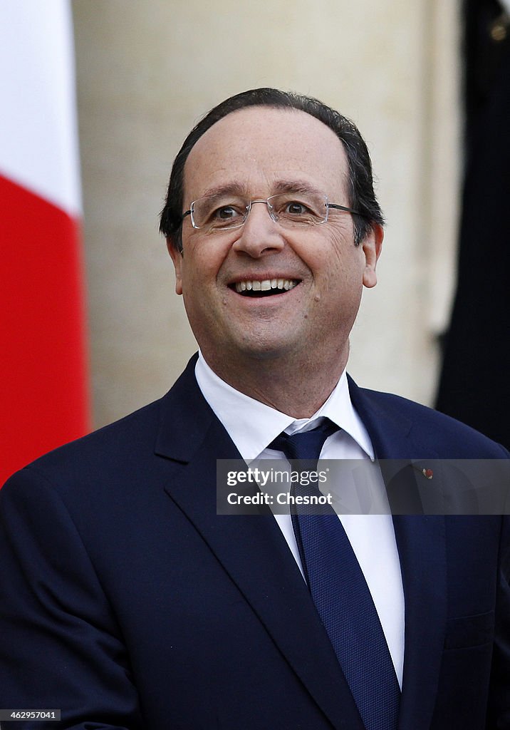 Francois Hollande Receives Cheikh Mohammed Bin  Zayed Al Nahyan At Elysee Palace